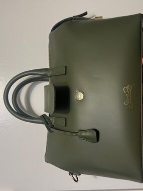Silver & Riley CONVERTIBLE EXECUTIVE LEATHER BAG CLASSIC SIZE IN OLIVE GREEN